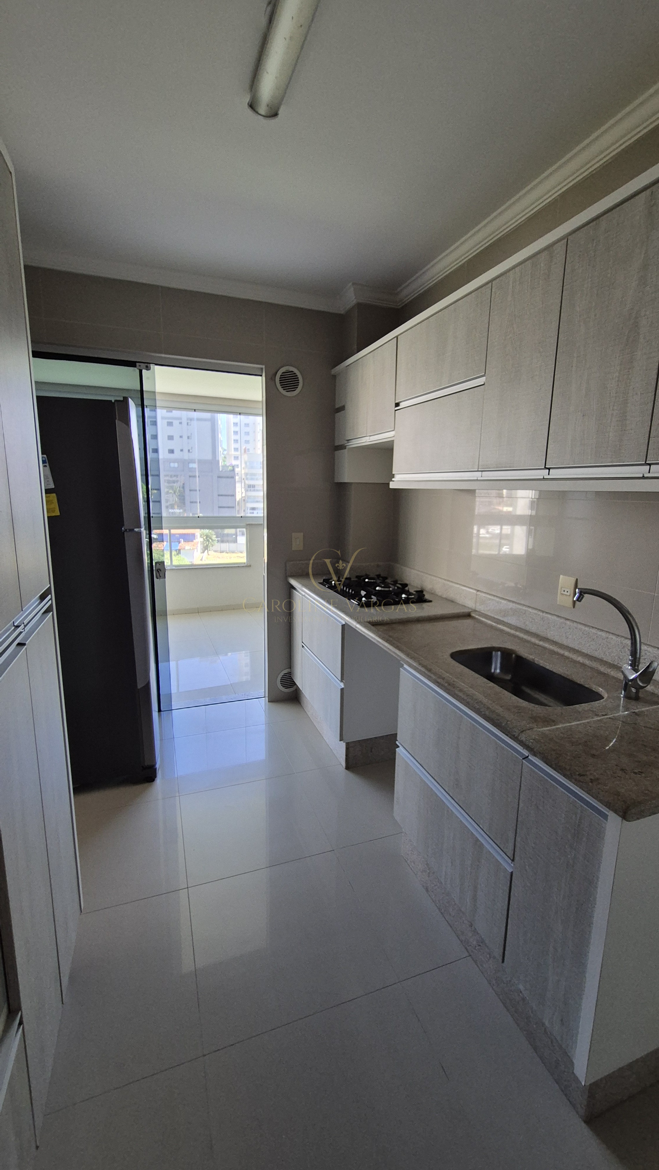 Apartamento 4 quartos para Locação Anual no bairro Meia Praia em Itapema