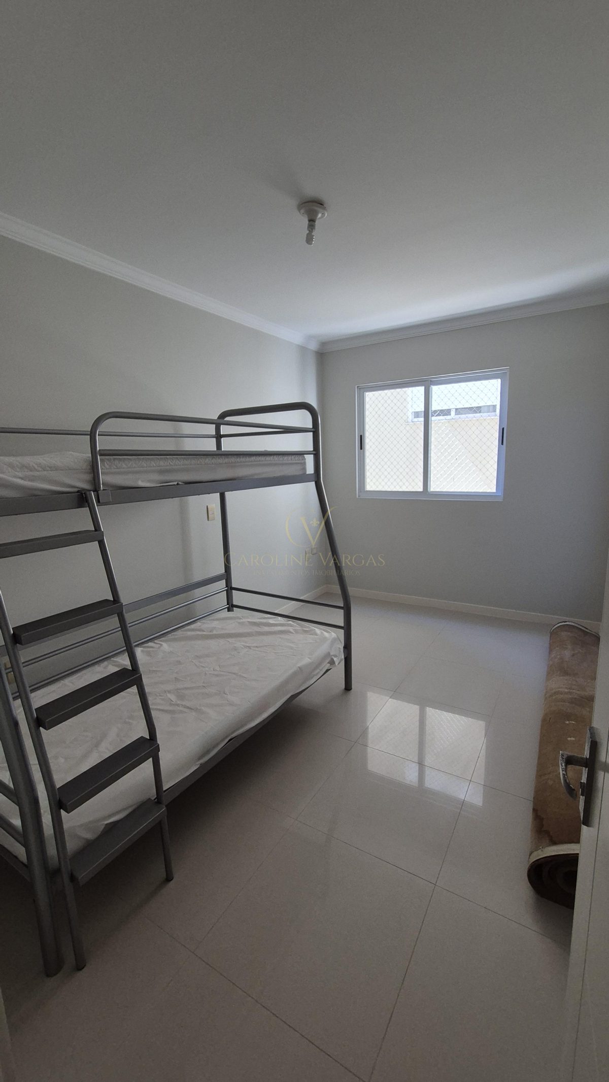 Apartamento 4 quartos para Locação Anual no bairro Meia Praia em Itapema
