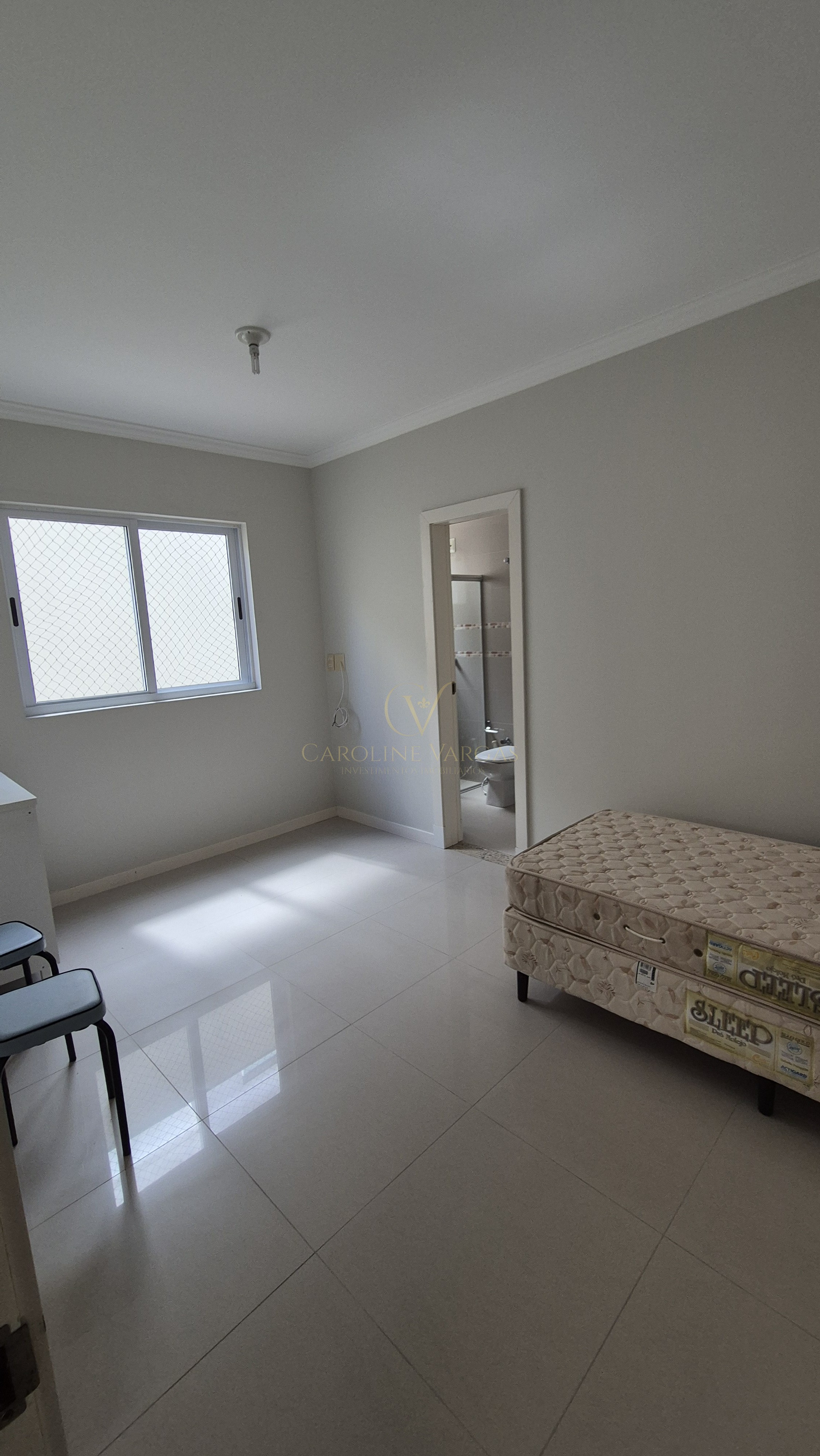 Apartamento 4 quartos para Locação Anual no bairro Meia Praia em Itapema