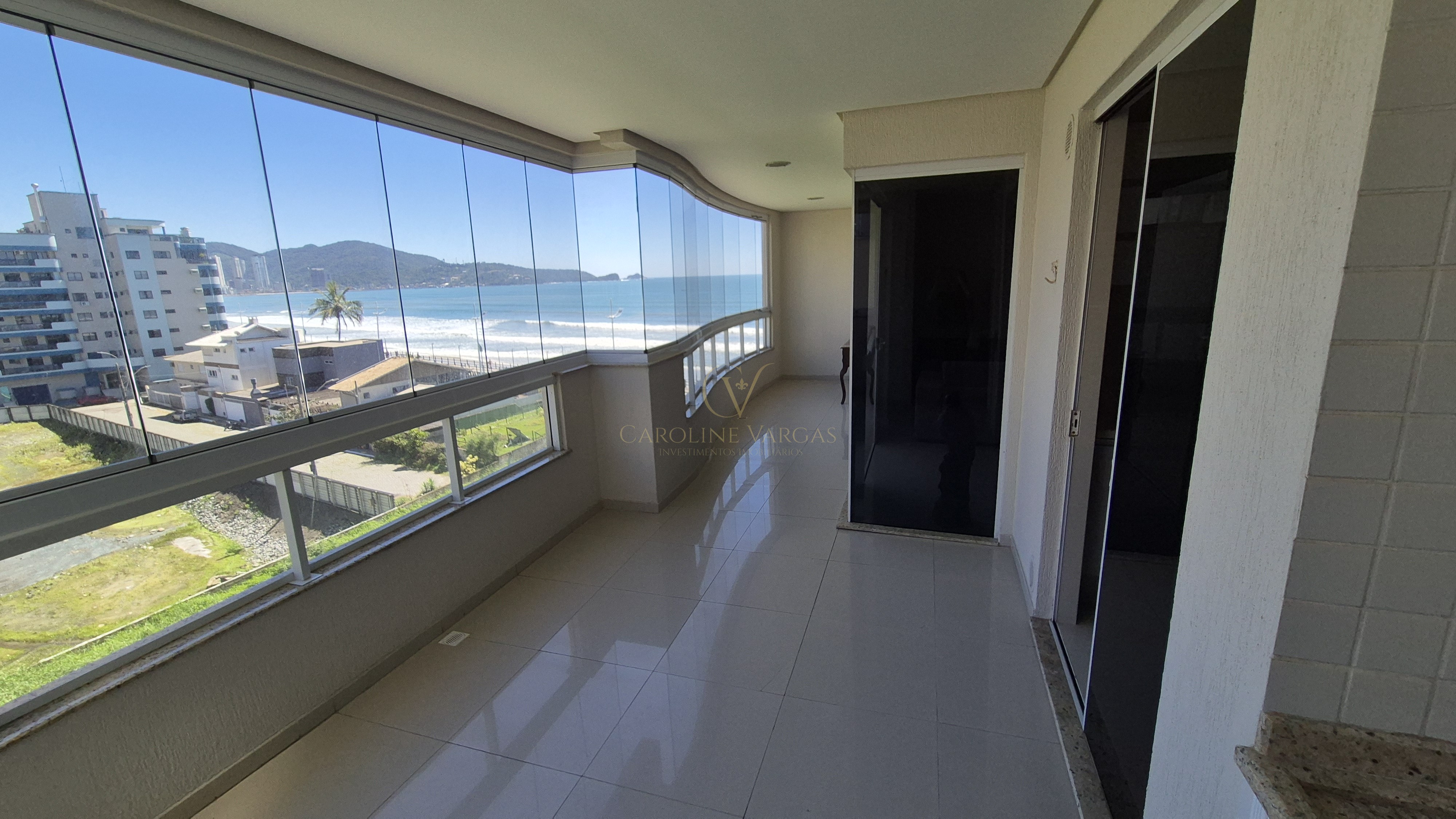 Apartamento 4 quartos para Locação Anual no bairro Meia Praia em Itapema