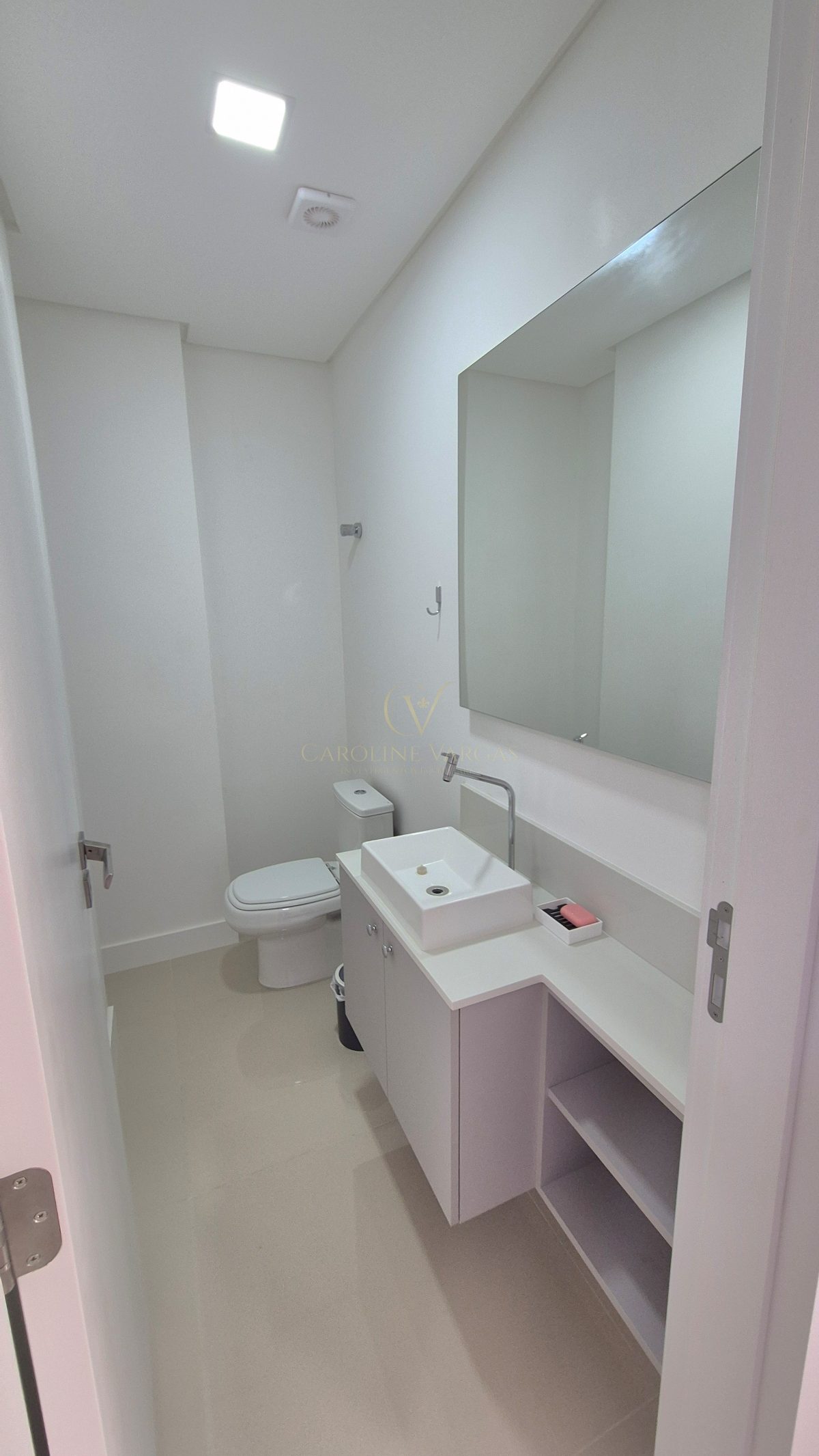 Apartamento 3 suítes para Locação Anual em Itapema