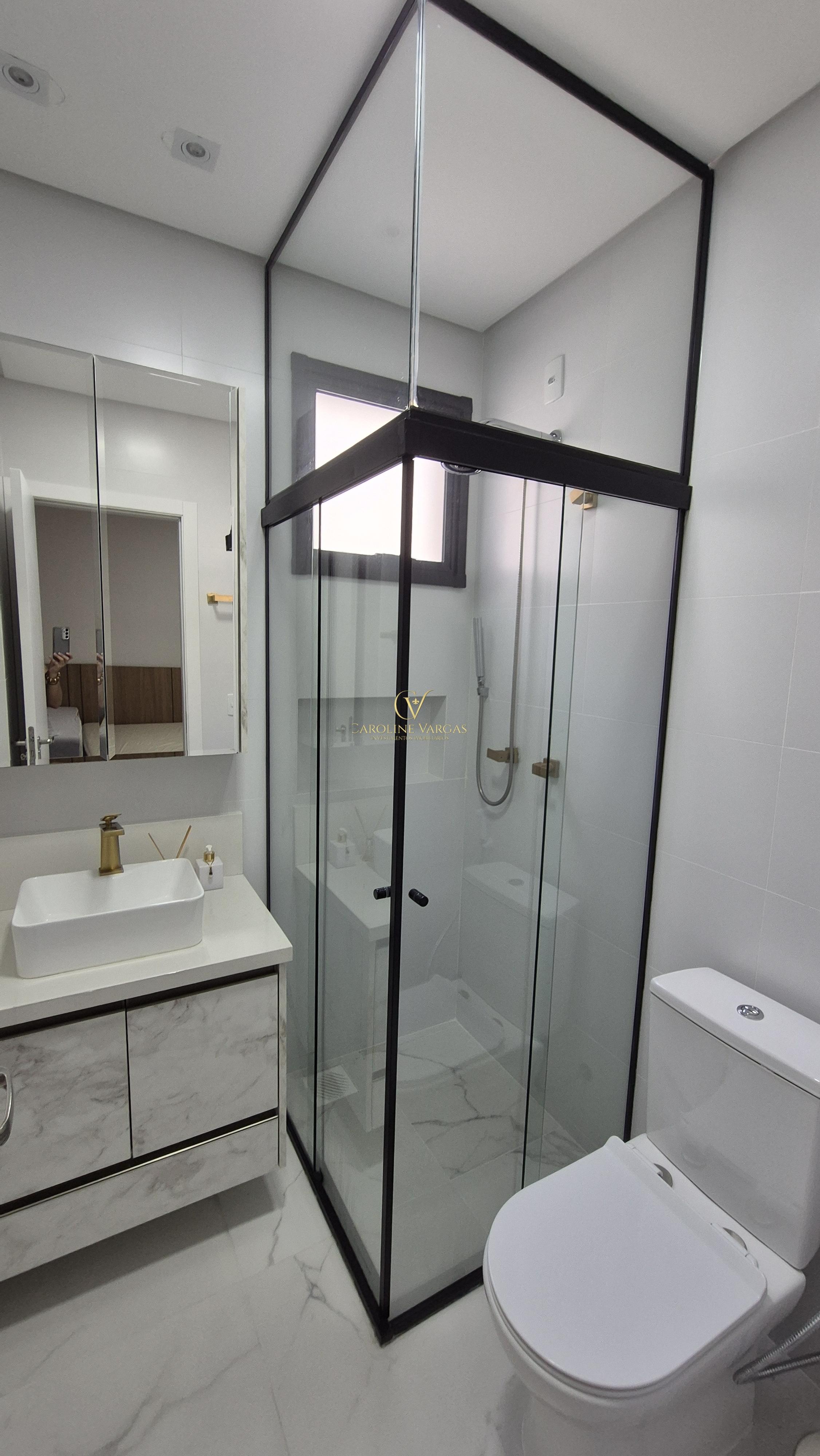 Apartamento para Locação Anual no bairro Meia Praia em Itapema