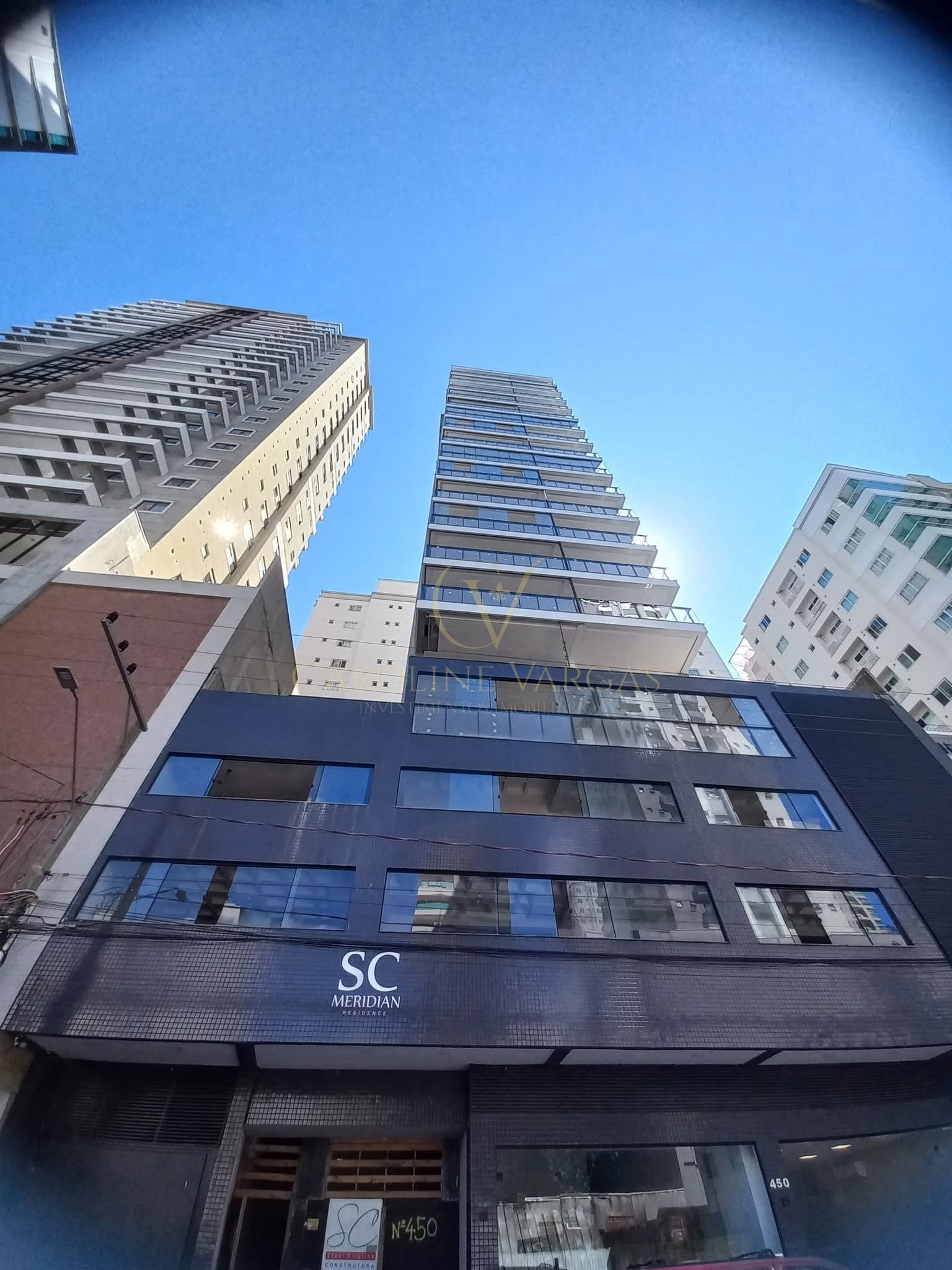 Apartamento para Locação Anual no bairro Meia Praia em Itapema