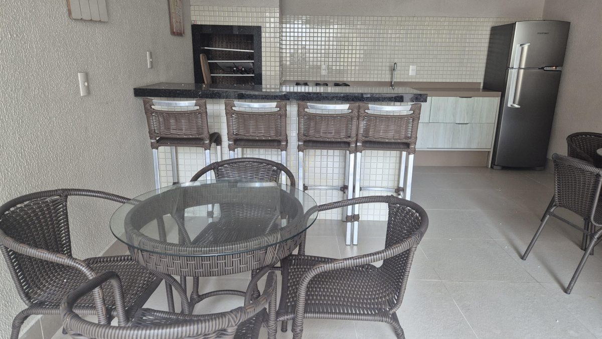 Apartamento para Locação Anual em Itapema